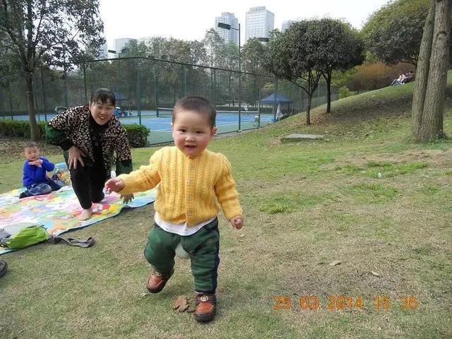 时间在流逝,流逝的意思，流逝的时光的意思